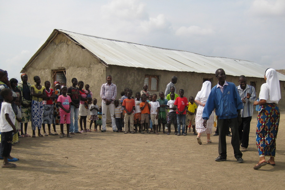 Clínica apoia crianças no Haiti e comunidade em Angola 